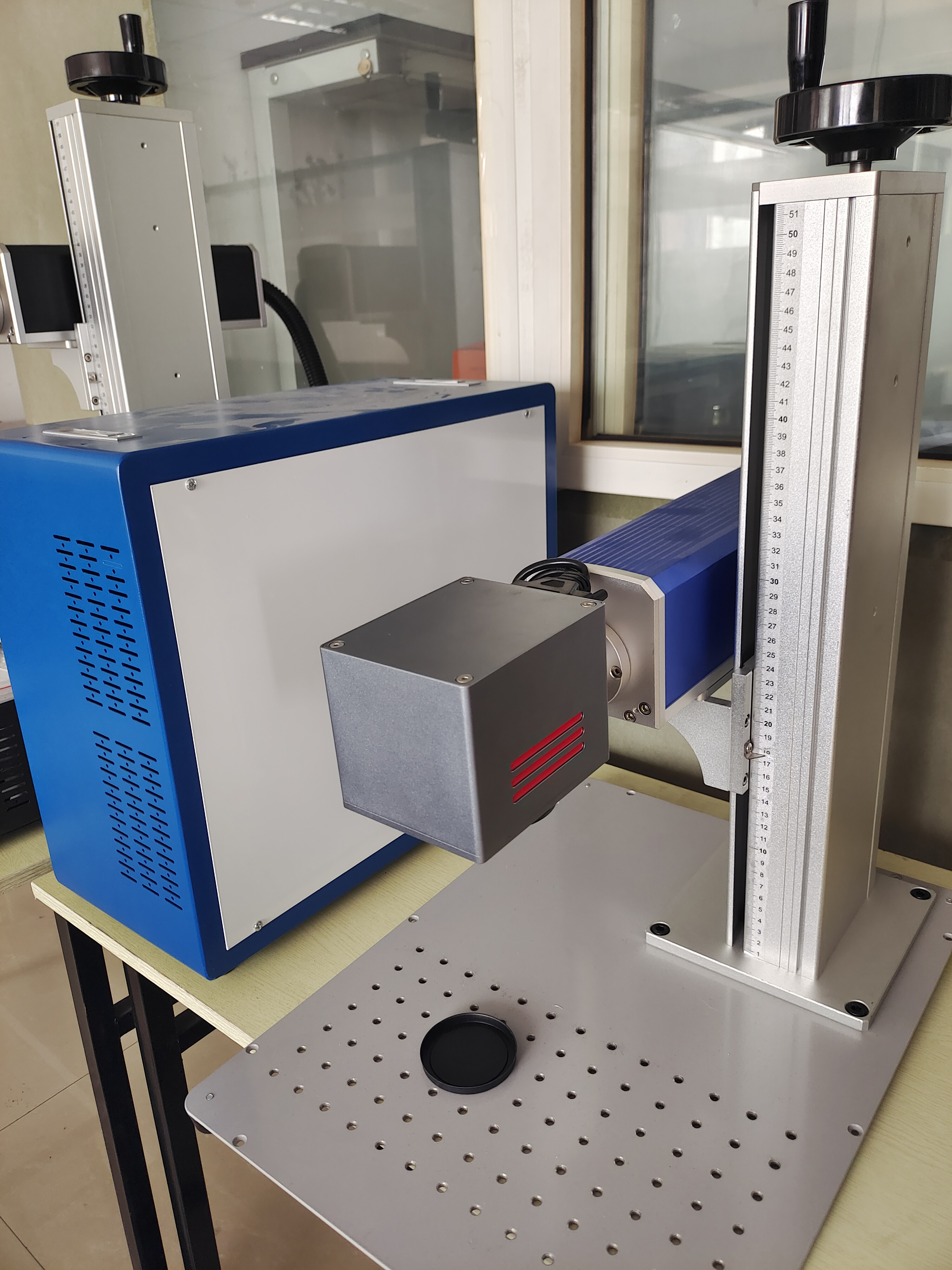 50W Fiber Laser 30W Metal Mark - Rotary Axis Laser Engraver avaliação e preço